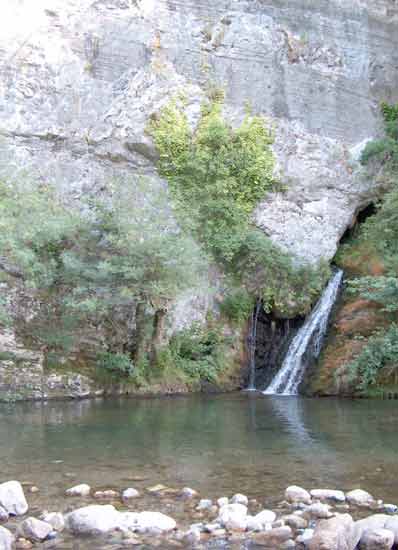 jaur-waterfall